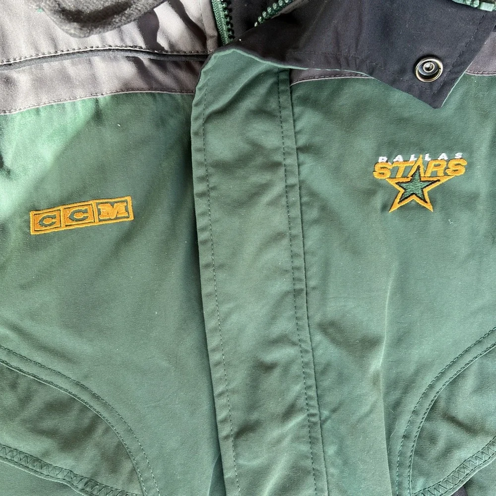 VTG CCM Dallas Stars NHL Center Ice Winter Puffer Coat Green Gray Youth LG
